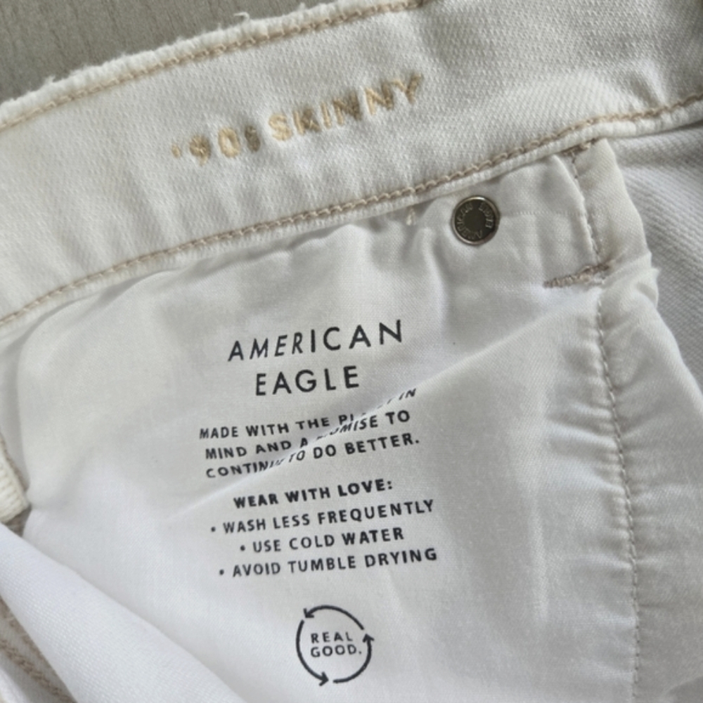 AEO 90's Skinny Jeans White Distressed with Stretch - Picture 12 of 16